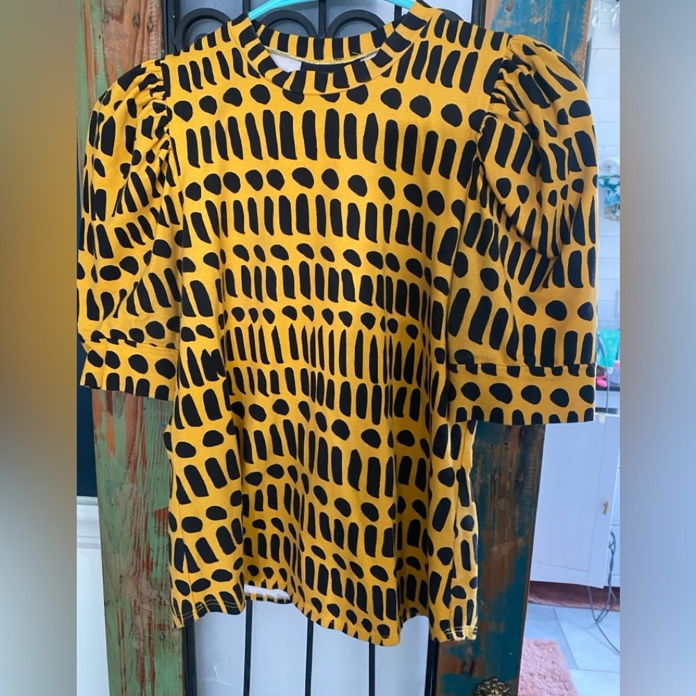 NOOWORKS Puff top in Dorcas Code, size small